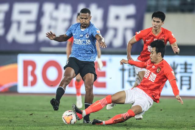 欧洲杯-姆巴佩破门莱万点射 法国1-1波兰出线